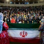 ترنج سیمین در دست بانوی کُرد / 7 اسفند 1401