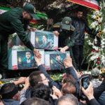 گزارش رسانه‌های آمریکایی از تشییع تاریخی پیکرهای شهدای خدمت / 1 خرداد 1403