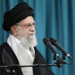 رهبر انقلاب: رژیم صهیونیستی منتظر مجازاتی سخت باشد / نیروی مسلح جمهوری اسلامی او را رها نخواهد کرد