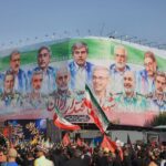 حضور رئیس‌جمهور در آیین وداع با شهدای اقتدار / ملت ایران پیکر ۶۰ شهید حمله تروریستی را تشییع کردند