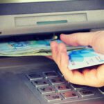 پرداخت عیدی و پاداش پایان سال کارمندان و بازنشستگان کشوری ابلاغ شد / 18 بهمن 1402