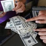 سقف فروش ارز مسافرتی برای کشور‌های با ویزا کاهش یافت