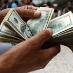 قیمت جهانی طلا کاهش یافت/ رشد نرخ دلار در بازار