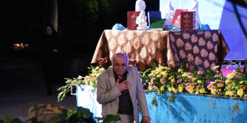 درباره محمدعلی بهمنی غزلسرای بزرگ معاصر/«جسمم غزل است اما، روحم همه نیمایی ست/ در آینه تلفیق، این چهره تماشایی ست»