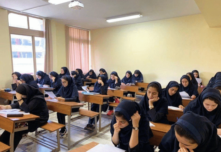 مدرسهمدارسدانشآموزدانشآموزان