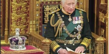 چارز سوم رسما پادشاه انگلیس شد