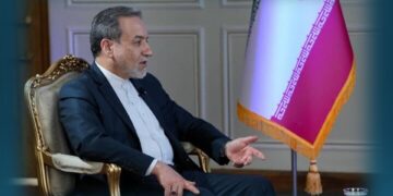 عراقچی:برنامه موشکی ایران، خط قرمز امنیت ملی است