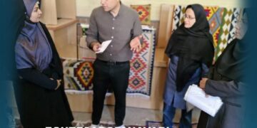 نخستین دوره رسمی گلیمبافی در گرمارود سینا افتتاح شد