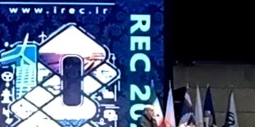 اختصاصی- معاون وزیر نیرو؛ظرفیت نیروگاههای تجدیدپذیر ایران از ۵۵۰۰ مگاوات عبور کرد؛ رشد هزار مگاواتی در چهار ماه