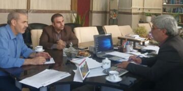 بسته‌های کمک‌آموزشی بنیاد فاتح به دانش‌آموزان کم‌برخوردار بیش از ۴۰ مدرسه کرج اهدا می‌شود